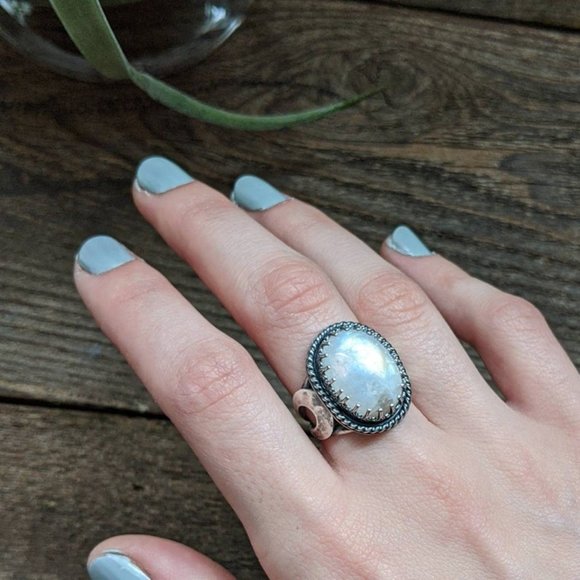 ZoeZero Jewelry - Oval Moonstone crescent ring